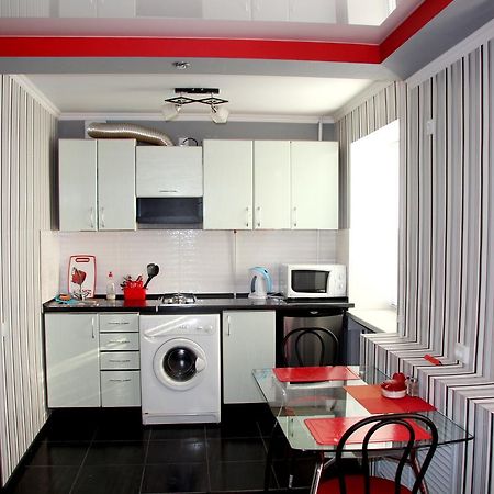 Apartment On Bohoiavlenskyi Avenue Nikolayev Bagian luar foto