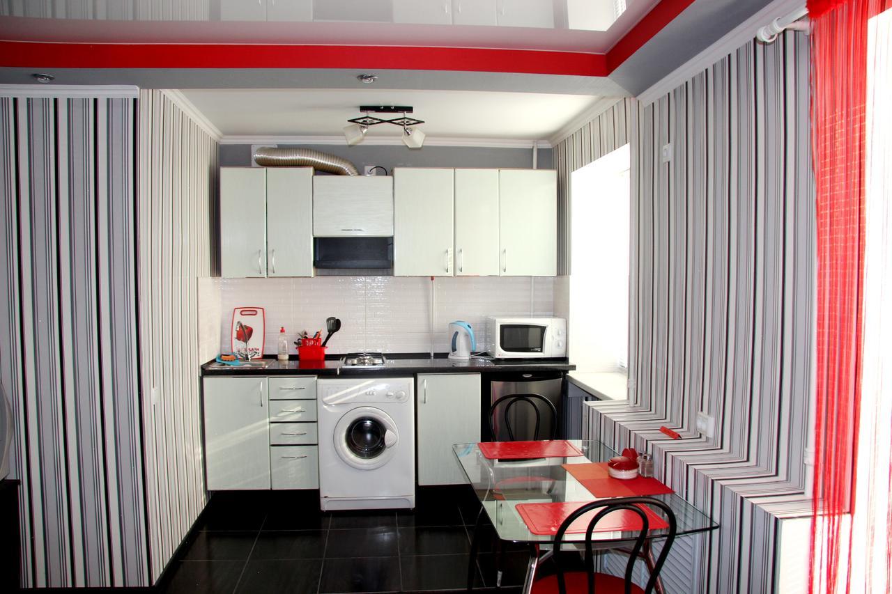 Apartment On Bohoiavlenskyi Avenue Nikolayev Bagian luar foto